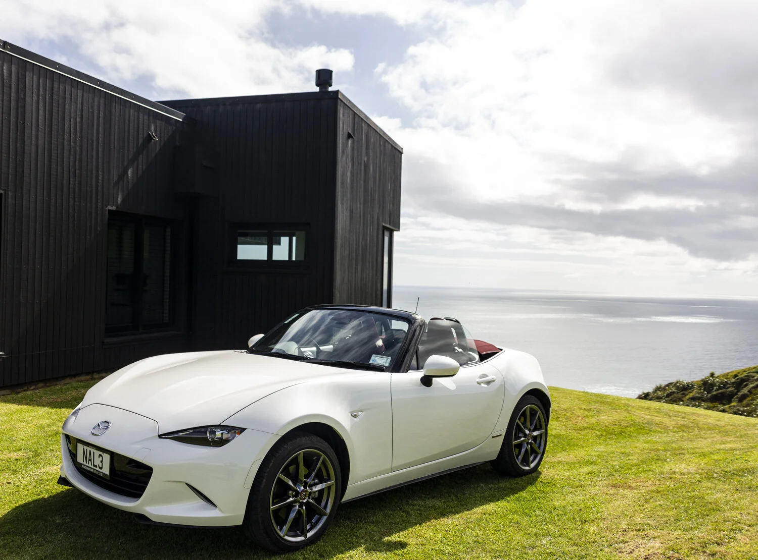マーボー Mazda celebrates 100th with special MX-5 — AutoMuse